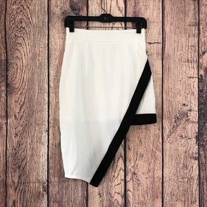 Tobi Asymmetrical Skirt S White Black Fitted